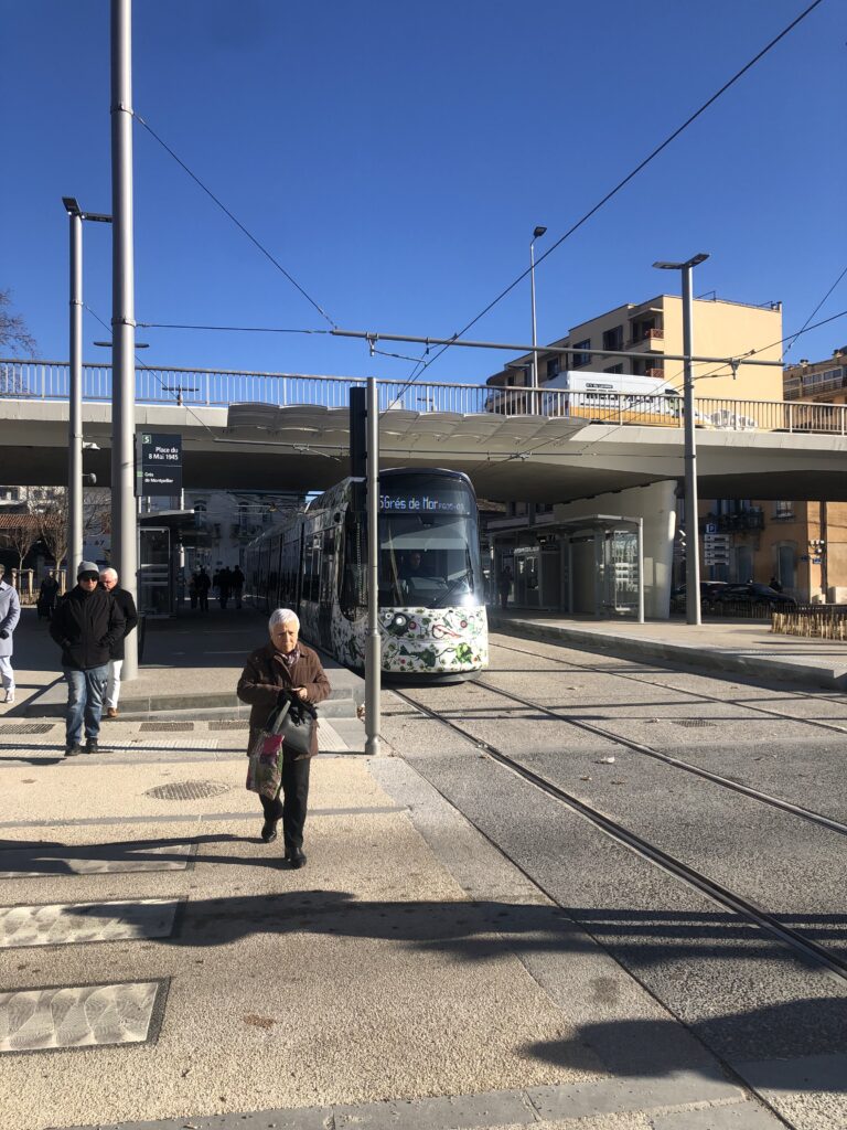 Tram ligne 5 montpellier, arrêt place du 8 mai